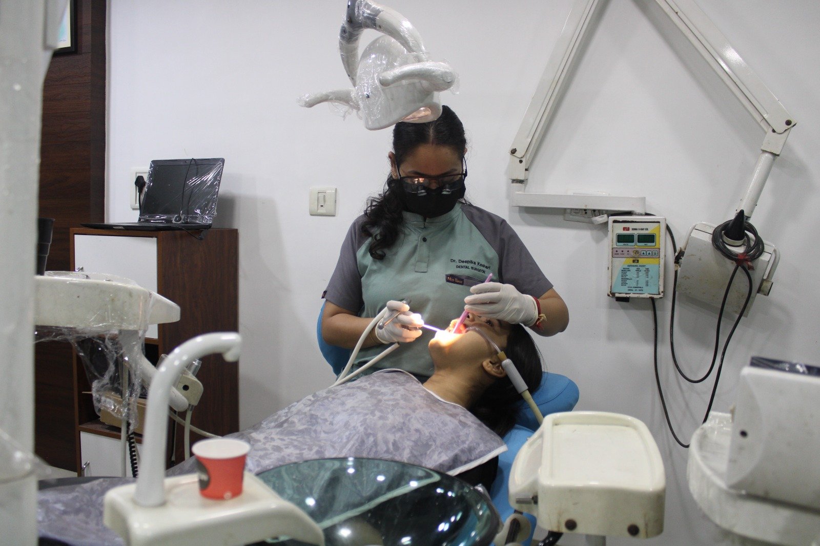 Treatment planning discussion at The Dental Hut dental clinic in Airoli